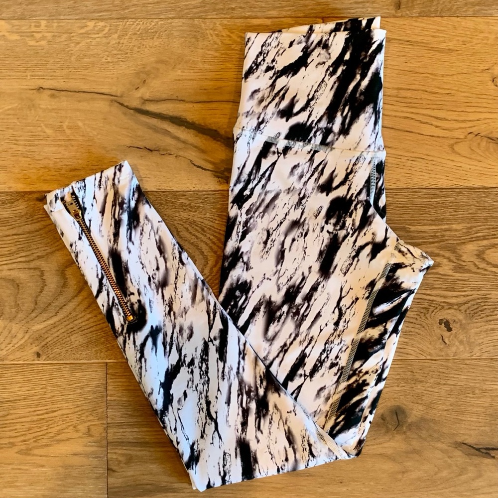 DYI signature tights